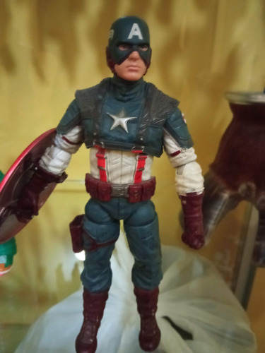 Imagen 3 de 6 de Capitán América Marvel Select Diamond Primer Vengador