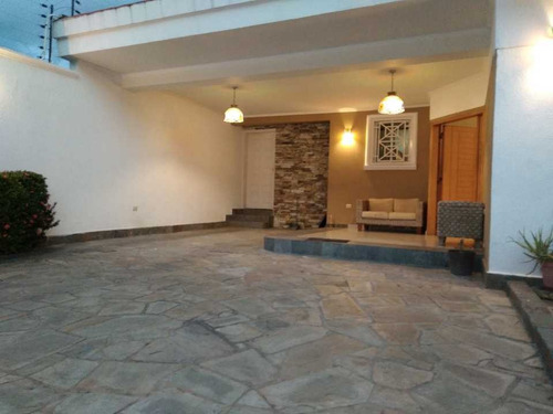Imagen 5 de 30 de Casa En Venta. Urb. Andrés Bello. Maracay