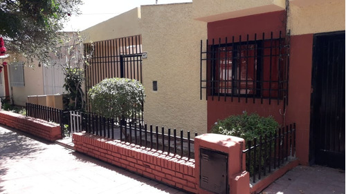 Vendo Hermosa Casa De Tres Habitaciones Barrio Vandor - Godoy Cruz - Mendoza