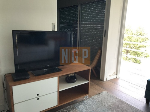 Apartamente Frente Al Mar, 100 % Reciclado En Excelente Ubicacion Frente Al Mar Y Cerca Del Casino Ex Conrad.-ref:26704