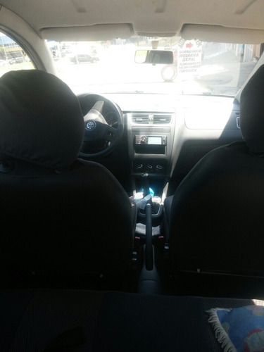 Volkswagen Fox 1.6 Vht Total Flex 5p 2013