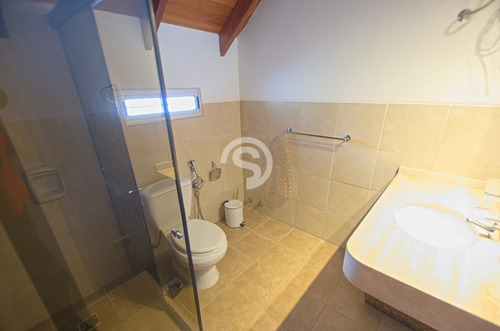 Casa En Playa Mansa Con Piscina- Ref: 4287