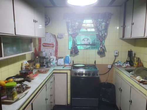 Inmobiliaria Rias Altas Vende Muy Cómoda Casa Próxima Al Centro De Colón Con Salida A 2 Calles