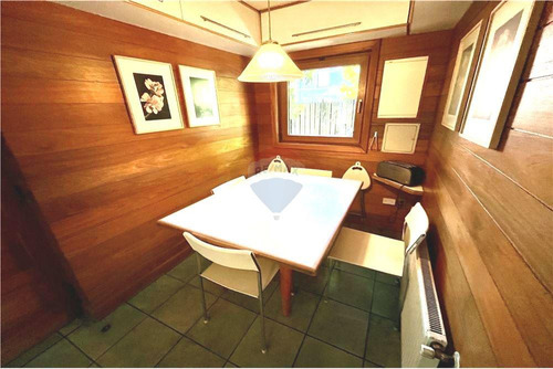 Casa Con Espacio Comercial En Venta