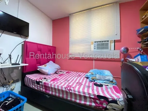 Moderno Apartamento En Venta, Urb. La Placera San Jacinto, Maracay, 25-18516 Mv