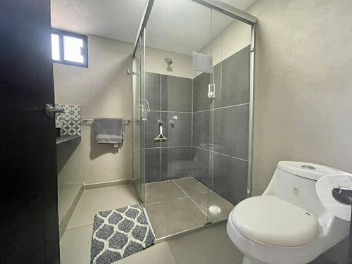 Edificio En Venta, Villas De La Hacienda, 594 Mts