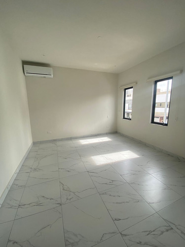 Casa En Venta En Residencial Aqua By Cumbres