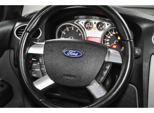 Ford Focus 2.0 GHIA 16V FLEX 4P AUTOMÁTICO