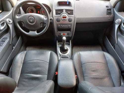 Imagem 9 de 11 de Renault Megane Grand Tour Dynamique 1.6 16v 4p 2013