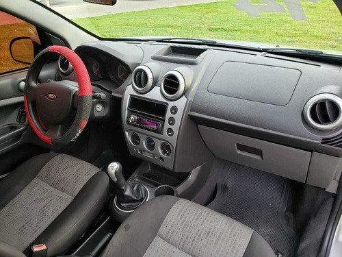 Imagem 10 de 12 de Ford New Fiesta Sedan 1.6 Se (flex)