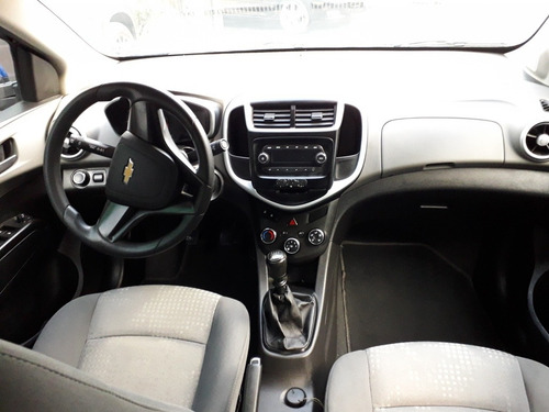 Imagen 8 de 15 de Chevrolet Sonic 1.6 Ls Mt 2017