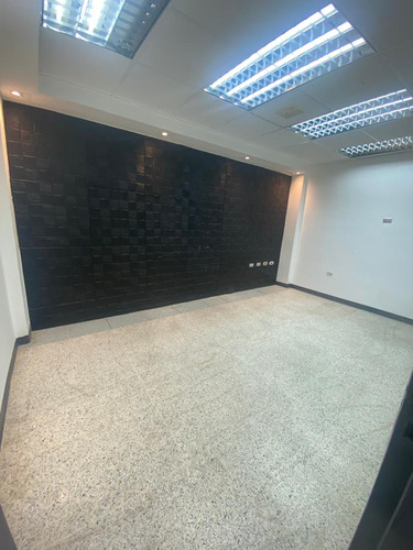 Alquiler Oficina / Intercomunal Maracay / Turmero / Pa7161