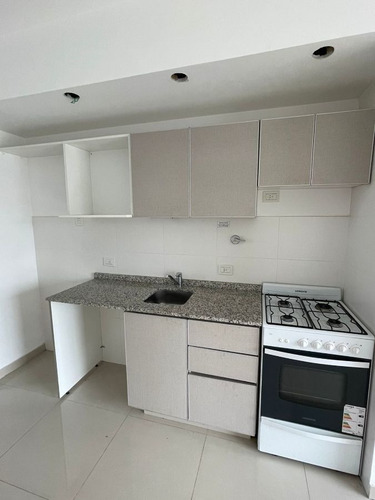 Imagen 3 de 10 de Departamento En Venta De 1 Dormitorio En Villa Del Parque