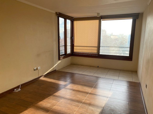 Departamento En Venta De 4 Dorm.2 Estacs. Bd. En Las Condes
