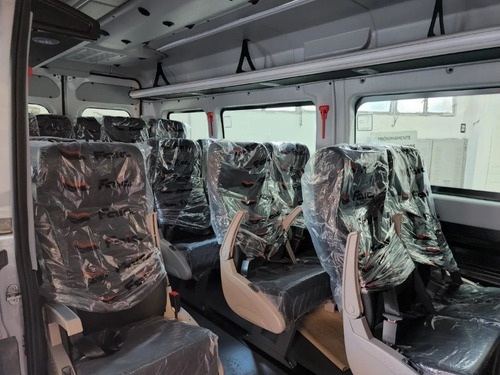 Imagen 14 de 17 de Peugeot Boxer Premium 2.2 Hdi L4 H2 Mini Bus 17+1 - Sm