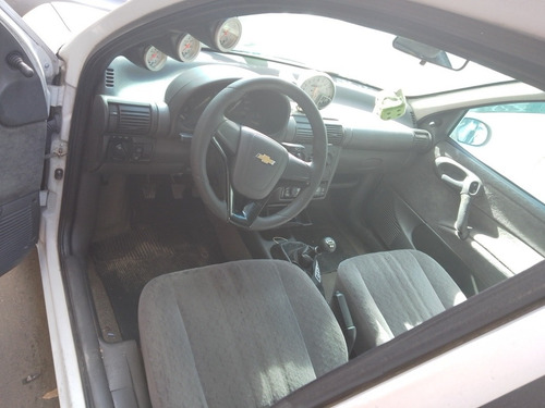 Imagem 9 de 12 de Chevrolet Corsa Heacth