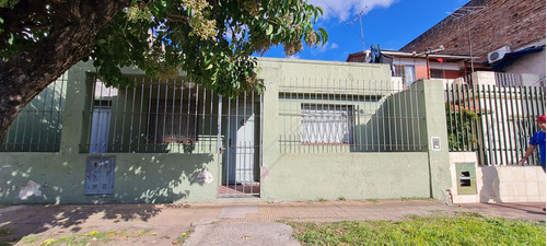 Venta De Casa 3 Ambientes En Ciudadela, Tres De Febrero