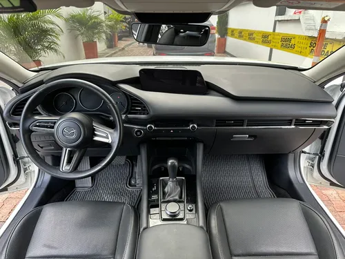 Mazda 3 Touring Hybrido 2.0 Mod 2023
