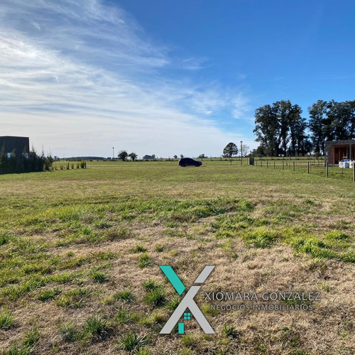 Se Vende Lote En Barrio Cerrado Frente A La Laguna.