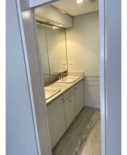 Se Vende Apto 242 M2 3h/3b/3p Altamira 4568