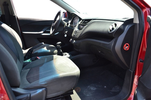 Imagen 11 de 14 de Chevrolet Aveo Ltz 2018 Rojo Cereza