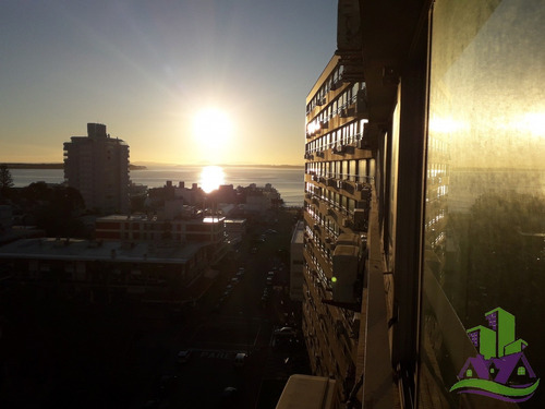 Edificio A Metros De Playa Brava 