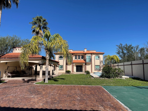 Quinta Con Casa Alberca Y Palapa En Portal Del Norte 3er Sector