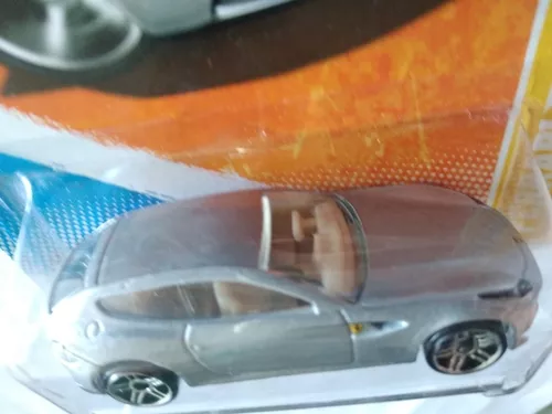 HOT WHEELS - 2011 HW PREMIERE FERRARI FF