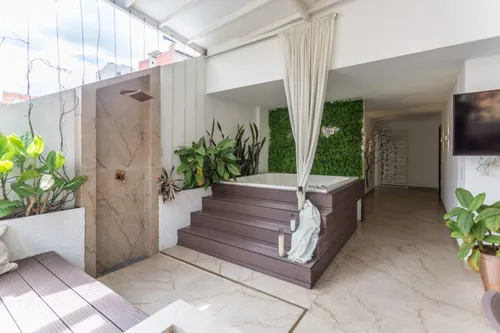 Casa En Venta En Laureles. Cod V12105