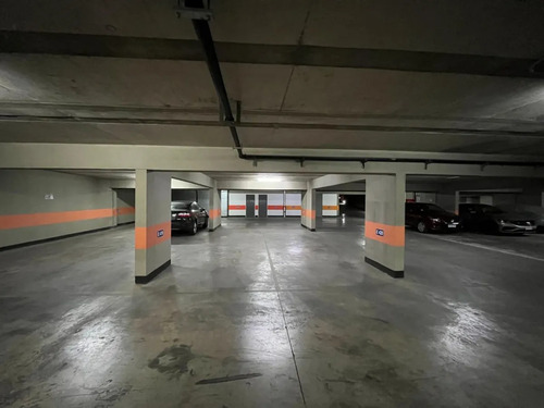 Estacionamiento Subterráneo, Lyon A Pasos De Pocuro. Rebajad