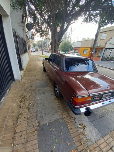 Ford Falcon Deluxe