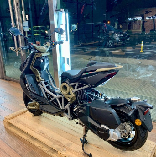 Imagen 17 de 22 de Moto Scooter Italjet Dragster 200cc Abs Italiana 135km/h