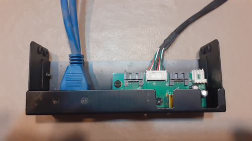 Imagen 3 de 5 de Lian Li E-sata Usb 3.0 Bahia 5 1/4 Add On