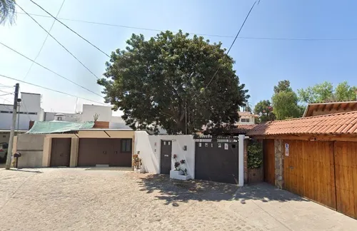 Casa En Venta Casa En Venta En Col. Jurica Pinar, Mv
