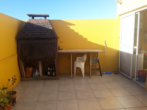 Imagen 4 de 11 de Departamento Tipo Casa En Venta En Sarandi Oeste
