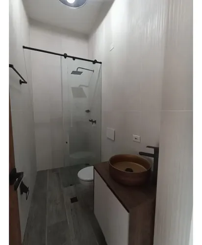 Se Arrienda Local Comercial Nuevo En Copacabana.