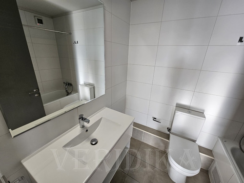 Arriendo Depto. 3d, 3b, 2 E Y 1 Bod, 162m2 Alto Las Condes.