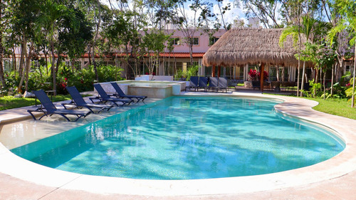 Casa En Venta En Playa Del Carmen De 2 Hab Con Alberca