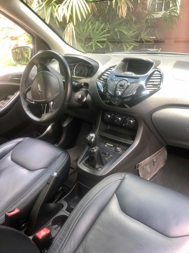 Ford Ka + Sedan Sel
