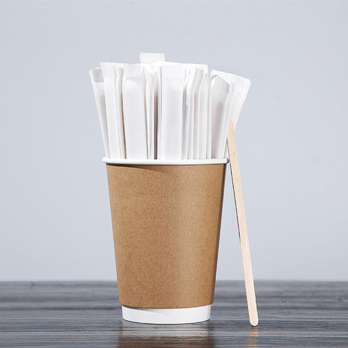 Q Un Batidor De Café Desechable Con Leche En Polvo Stirri
