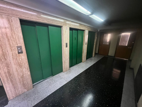 Imagen 4 de 13 de Oficina Con Baño Compartido