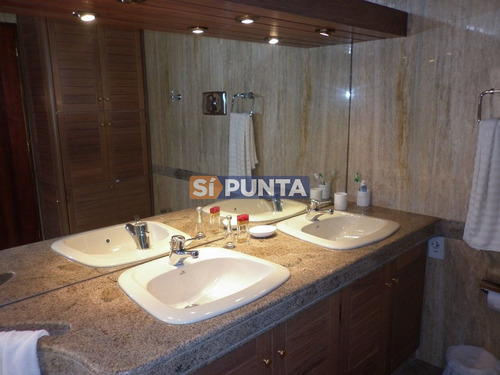 Imagen 23 de 30 de Espectacular Residencia En Zona Residencial, Ideal Para Vivir Todo El Año