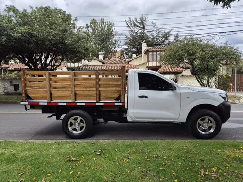 Nissan NP300 Frontier Np 300 Frontier Estacas Rines Mt 4x2 Gasolina