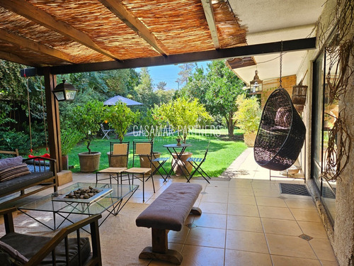 Casa En Venta De 6dor-3baño, + Svs, Lo Barnechea