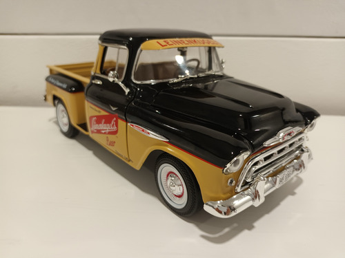 Auto World 1957 Chevy 3100 Stepside 1:18 Dorado Oscuro (Usado)