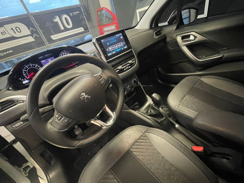 Imagen 14 de 18 de Peugeot 208 Urban Tech