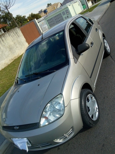 Imagem 1 de 10 de Ford Fiesta Sedan 2006 1.6 Flex 4p