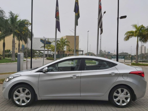 Hyundai Elantra - 2012 1.8 Gls 16v Gasolina 4p Automático