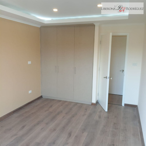 Casa En Venta De 4 Dorm. En Quilpué