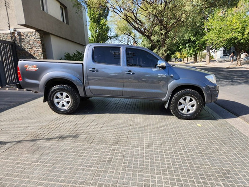 Imagen 15 de 17 de Toyota Hilux 3.0 C/d 4x4 Tdi Srv Cuero